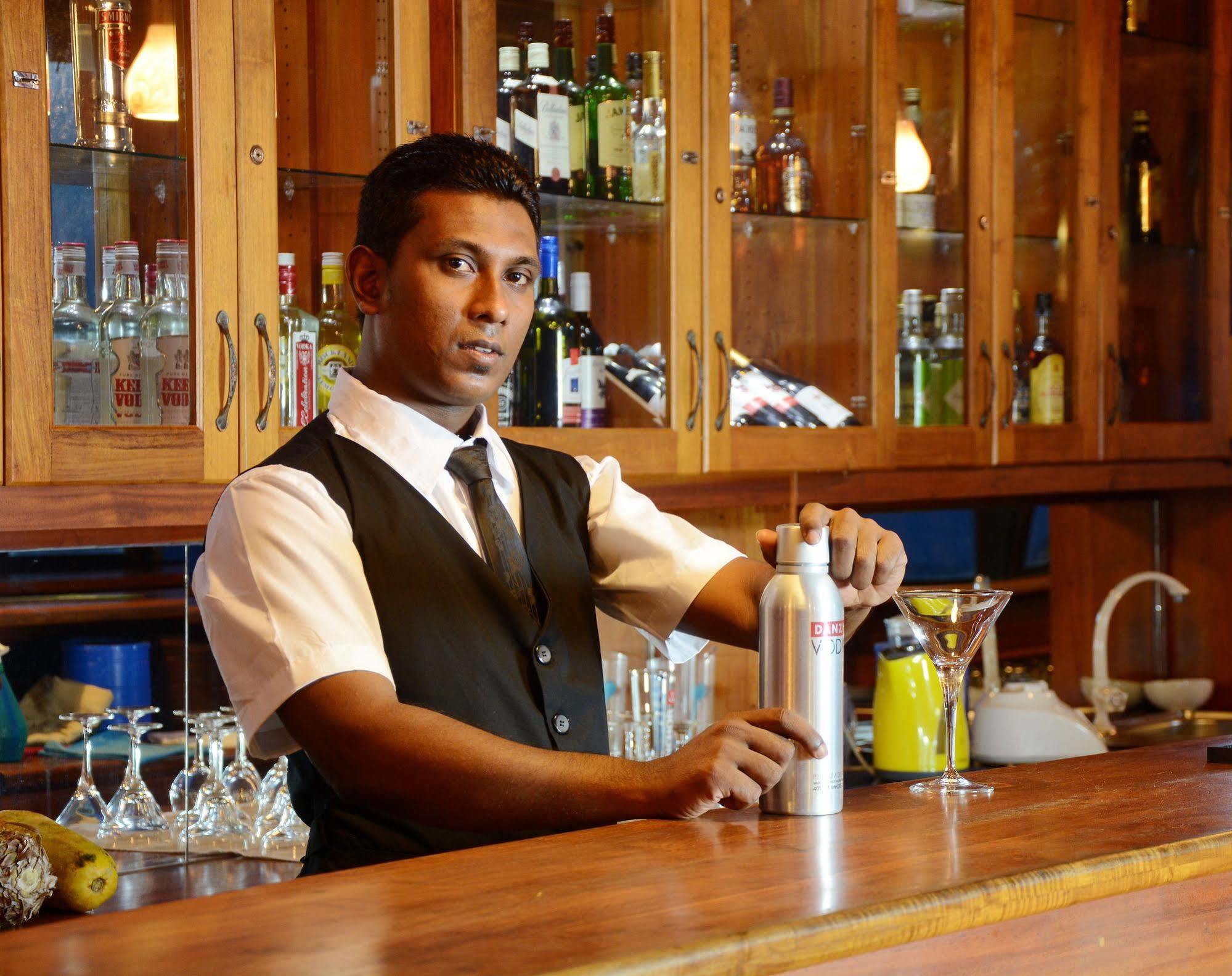 Mount Breeze Hotel Dehiwala-Mount Lavinia Eksteriør bilde