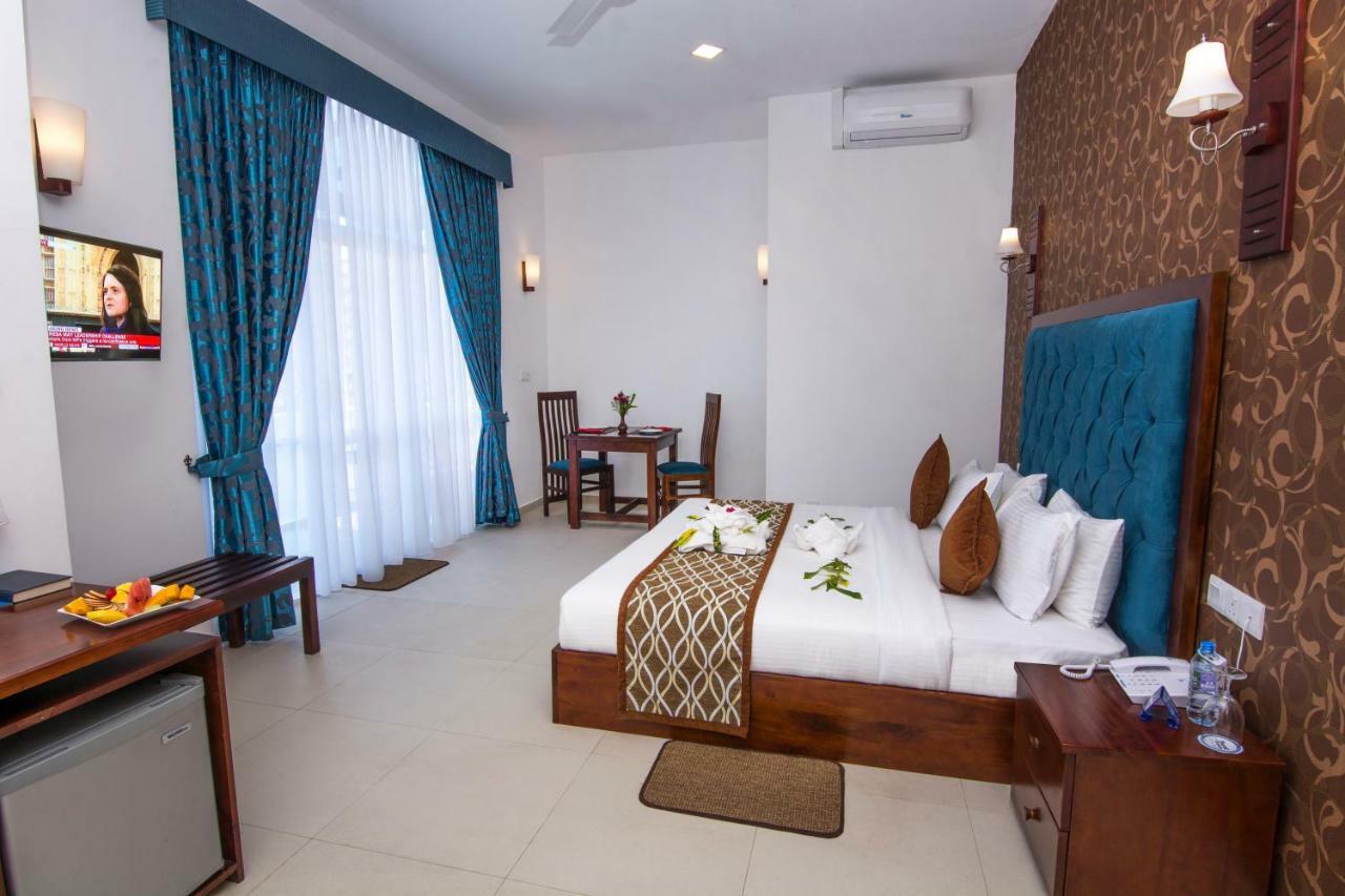 Mount Breeze Hotel Dehiwala-Mount Lavinia Eksteriør bilde